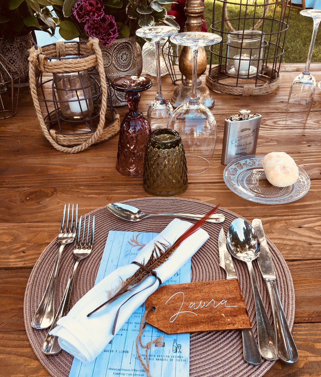 MariaErase's tweet photo. Mesas de boda chulas!!! Cada detalle cuenta!! Esta la montamos para LyJ...#mesasboda #decoracionboda #organizaciondebodas #bodaschulas #weddingPlanner https://t.co/XVVUefXan2