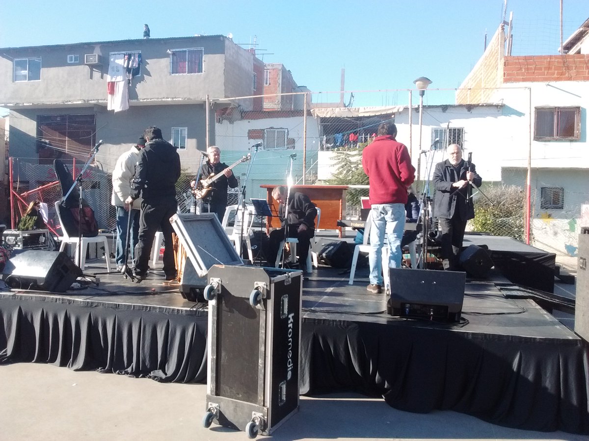 MisaMugica's tweet photo. Probando sonido. Seguimos llevando el mensaje del Padre Carlos Mugica. La Misa para el Tercer Mundo llega a los escenarios de todo el país 44 años después de la censura https://t.co/pKGZWuVzl3