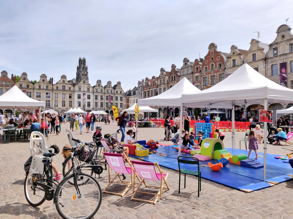 ludopoly's tweet photo. Il fait beau 🎶 Il fait chaud 🎵... Et on vous attend jusqu'à 18h ☺️ #j2s #Arras https://t.co/V6knwg3eny