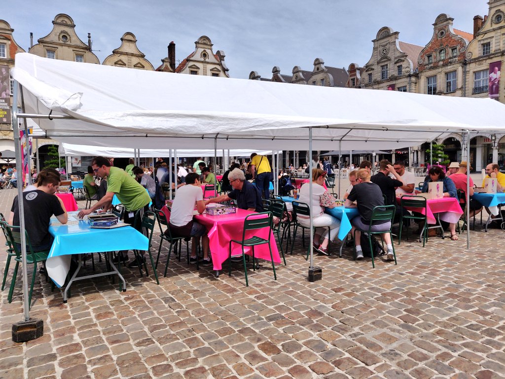 ludopoly's tweet photo. Il fait beau 🎶 Il fait chaud 🎵... Et on vous attend jusqu'à 18h ☺️ #j2s #Arras https://t.co/V6knwg3eny