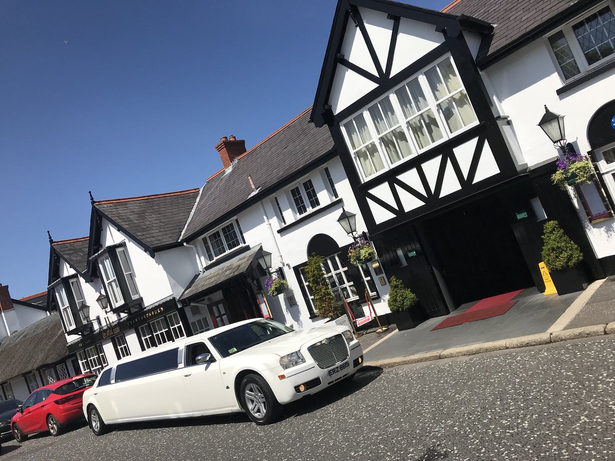 belfastlimoco's tweet photo. We would just like to congratulate the new Mr &amp; Mrs Smyth who today got married at the beautiful Crawfordsburn inn! We wish them both a lifetime of happiness and thank them for letting us be part of their special day ☀️💍👰🤵 #weddings #Belfast #sunshine #mrandmrs #limousine https://t.co/3sCkwA0j6E