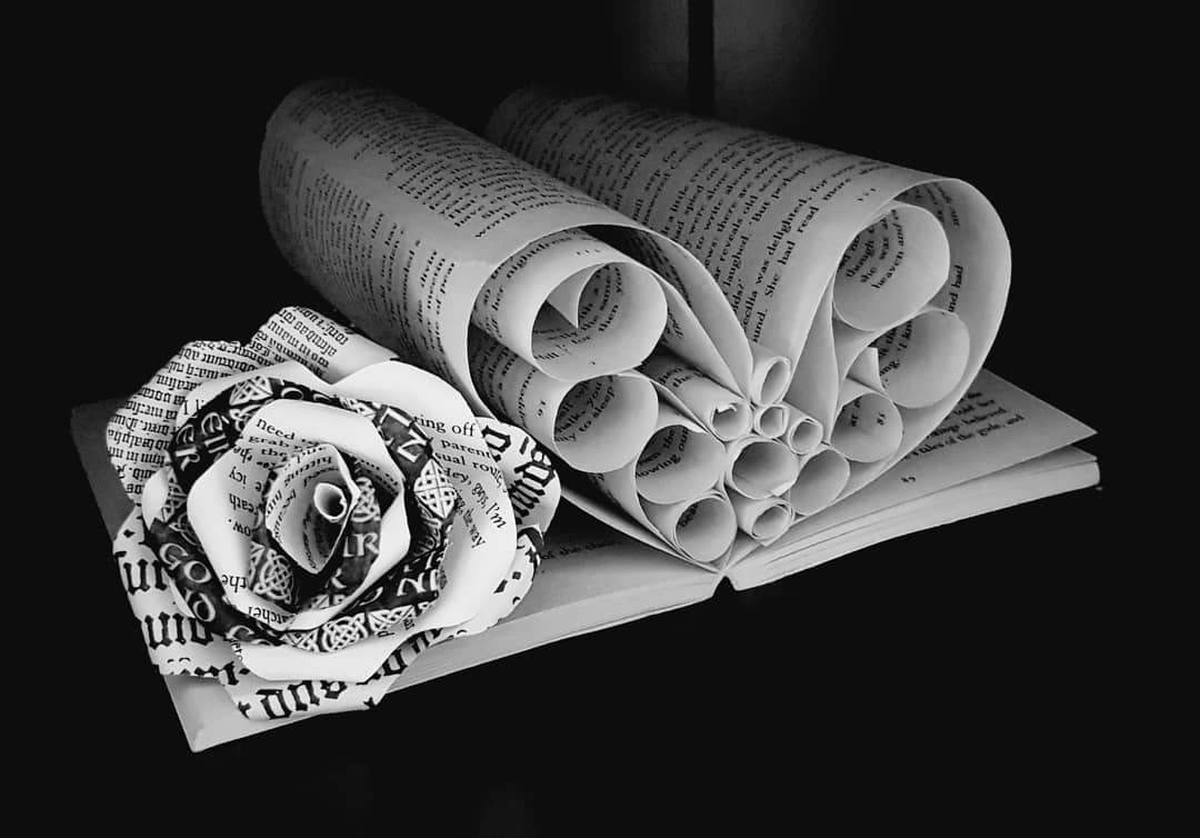 lunaslibrary's tweet photo. My first attempt at #booksculpture, it's a #bookheart & I added the rose just because...😁 think it's ok for a first try.
#bookheartsculpture #origami #origamirose #orogamiflower #bookflower #bookart #bookorigami #bookorigamiart #bookish #booklovers #paperflowers #crafting https://t.co/6UcfbnjPbt
