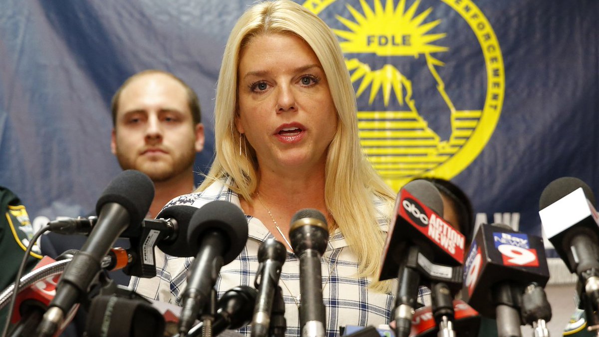 Florida attorney general confronted at Mr. Rogers movie bit.ly/2MmAFwD https://t.co/NZodq0x9Vv