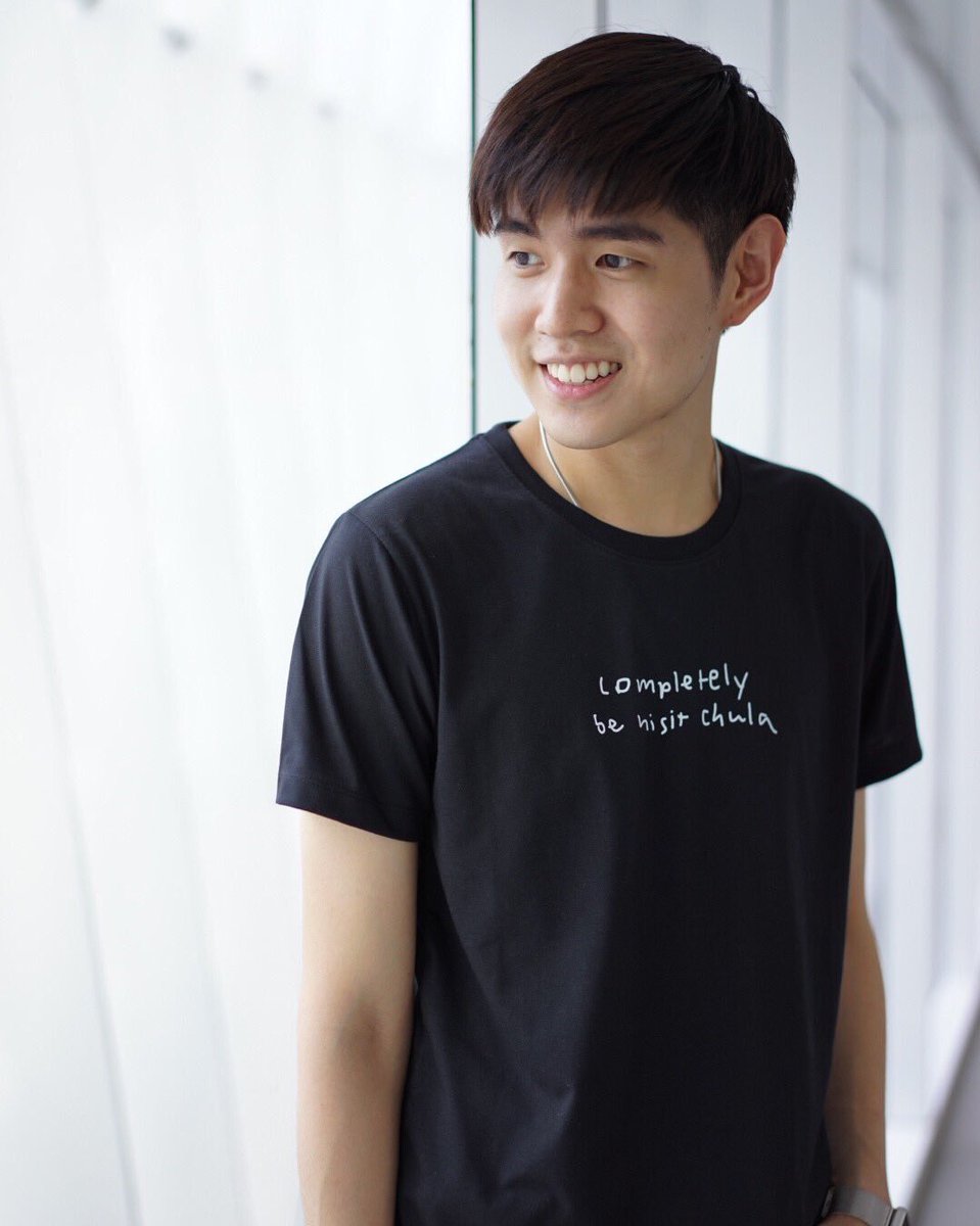 chulafreshmen's tweet photo. completely be nisit chula เสื้อยืดจุฬาสวยๆ มี3สี ชมพู ขาว ดำ ใส่ได้ทุกโอกาส สนใจทักมาถามก่อนได้น้า  😊#cufirstdate  #chula102 #chulacuteboy https://t.co/j3HwAvLN9N