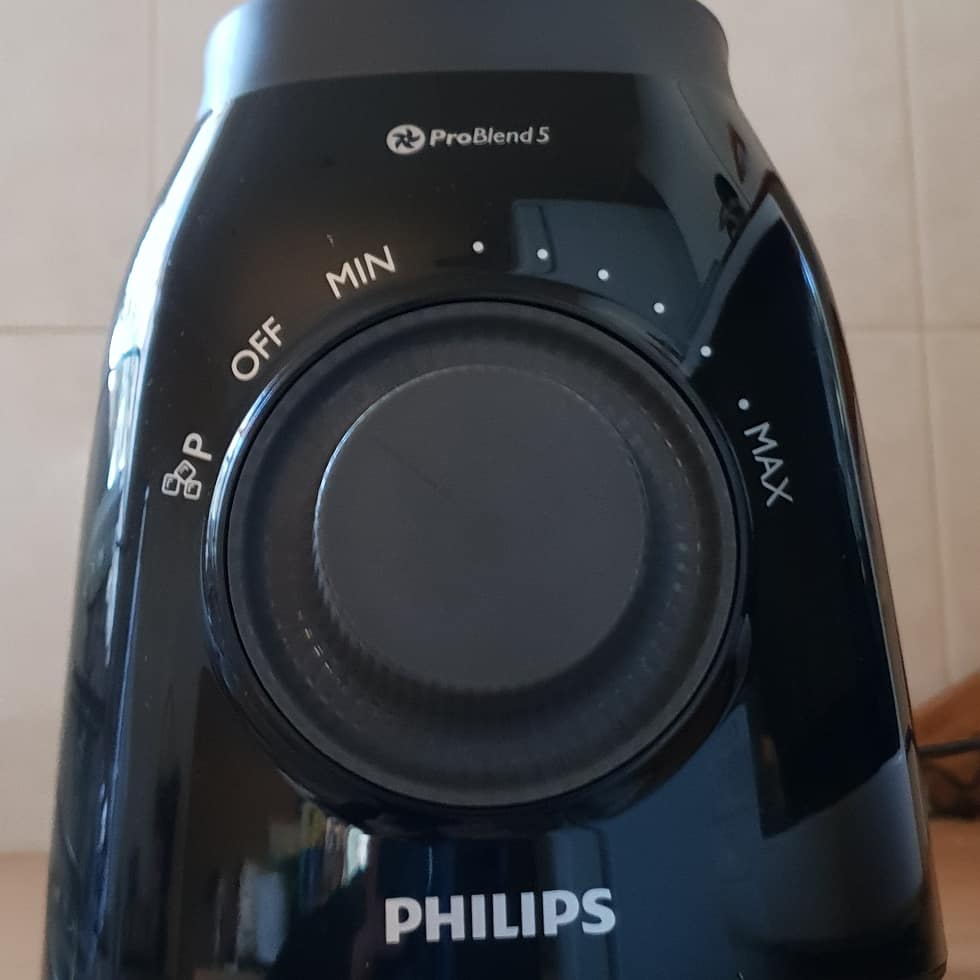 JoziStyle's tweet photo. Sometimes if you want a decent cup of coffee you just have to grind it yourself!

Grind it in seconds with the @PhilipsHomeSA #ProBlend 5! https://t.co/tobTXzNJlB