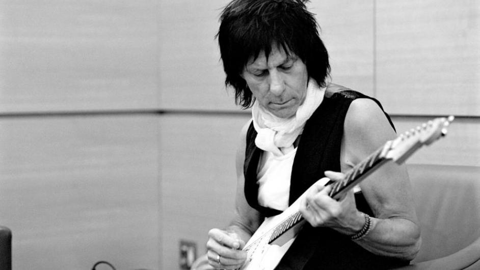 74 cucuzze oggi per Jeff Beck. Stasera je cantamo happy birthday tutti in coro. Can\t wait. 