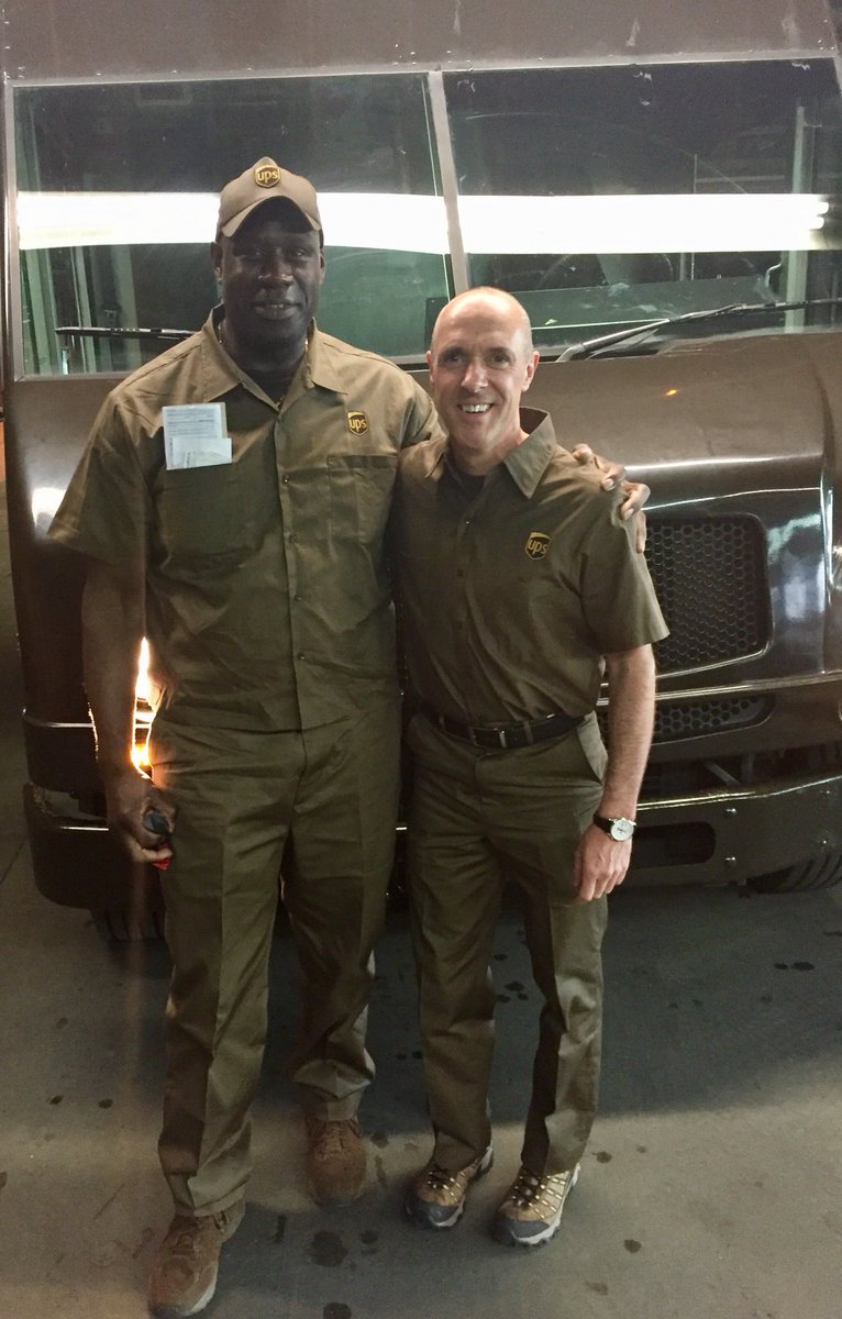With @UPS_Canada Montreal @CanadaUPSers getting those Saturday deliveries done this #stjeanbaptiste weekend. Great working with you Anthony. Joyeux Fête nationale du Québec.