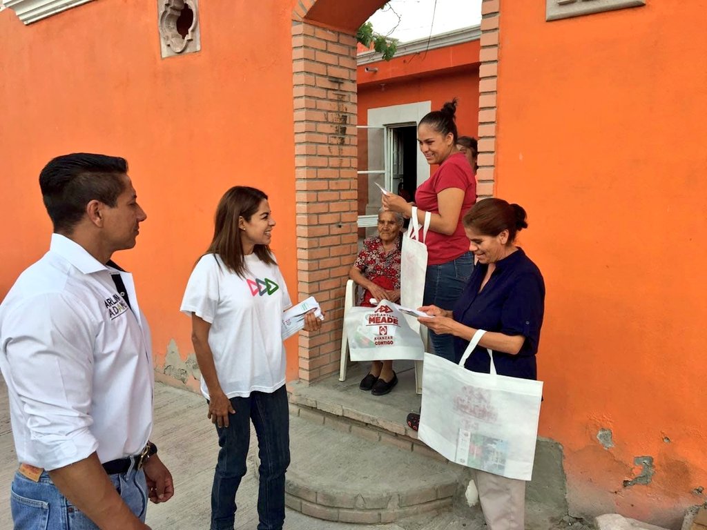ArlinaAdame's tweet photo. En recorrido por el Pueblito, pudimos constatar que la gente trabaja todos los días.
Por ello, debemos también trabajar todo el tiempo para lograr #ResolverContigo.
Yo quiero trabajar por ti, por tu familia, por nuestra comunidad.
Yo, #EstoyLista. https://t.co/Ir3ejiH9BW