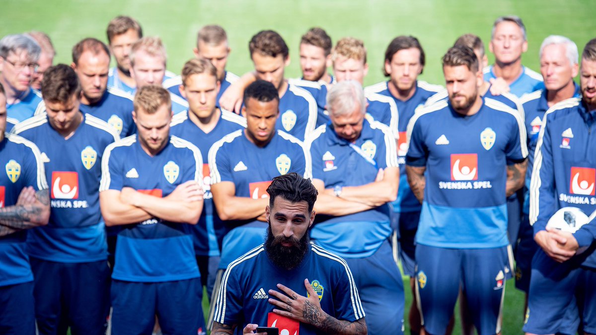 Landslaget sluter upp bakom Durmaz – ”Fuck rasism!” #worldcup #swe svt.se/sport/fotbolls…
