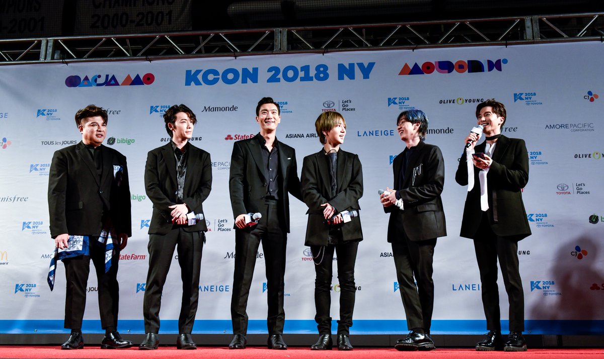 KCON_official's tweet photo. [#KCON2018NY] KCON MEMORY - #REDCARPET
The kings have arrived♥ #SuperJunior 
멋짐 가득한 슈주의 레드카펫 포스~
#KCONUSA #KCON18NY #LETSKCON #슈퍼주니어 https://t.co/XZIFd3brhb
