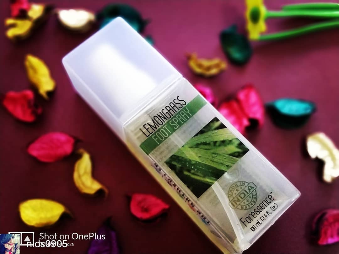 Thenaturesco's tweet photo. #MustHave #MonsoonCare Product 1... #monsooncare #monsoonarehere
⛈🌧☔☂️🌧⛈☂️☔
A👍 review for our lemongrass foot spray! @nids0905
#footcare #footspray #natural #vegan #naturalskincareproducts #youtubeindia #YouTube #youtuberindian💚 #productreview #blogger #Thenaturesco https://t.co/IIaUqkVL6t