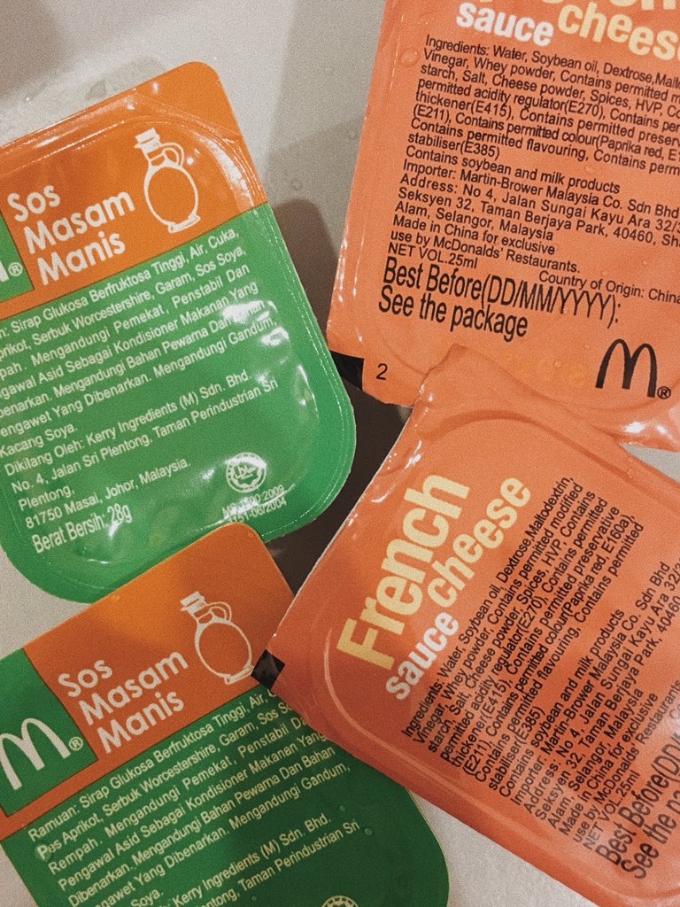 Twitterissa Wh Who Did This Ordered 4 Ala Carte Chicken Mcnuggets At The Drive Thru And All The Sauces I Got Were The Ones I Don T Like Https T Co Aanozbcehs Twitter