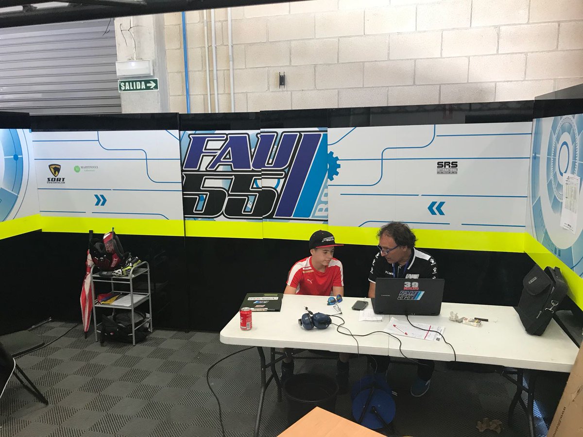 TomMotycka's tweet photo. Race2 - P14 Moto4 🏁
Thanks to all @Fau55Racing guys for perfect job whole the weekend!!! 🔝👍
Thx to all the fans and partners!
#Race2 #P14 #Moto4 #CEV  #Navarra #FAU55Racing #MichalBulik #BOSBulik #Redox #BRStechnology #AutoKellySK #BonEko #Dunlop #RSTmotocz #Paolosk #ITR #SMF https://t.co/DhXvUL1GJm