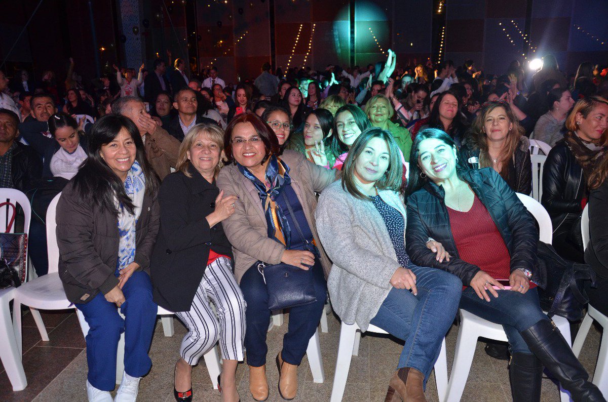 USSSuba's tweet image. En la plaza del Jubileo de Compensar, celebramos con orgullo las profesiones y oficios de nuestros funcionarios, que cada día trabajan por mejorar la calidad de vida de los usuarios.