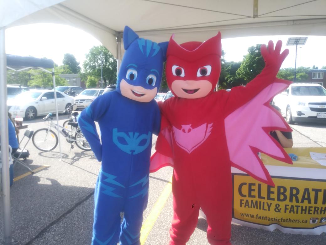 am800_cklw_'s tweet photo. Bright and early here on the fifth annual #ridedonthide2018. Come out and show your support for mental health! #CMHAWECB @ridedonthide @CMHAWECB https://t.co/tSMG2m03Kw