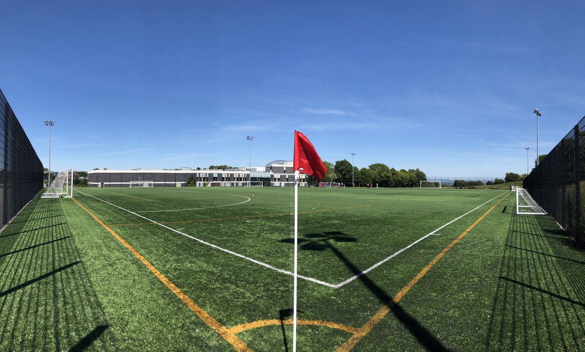EssaSportCentre's tweet photo. A beautiful day with an amazing result! Well done! 🌞⚽️ @England https://t.co/CewysHVJYi