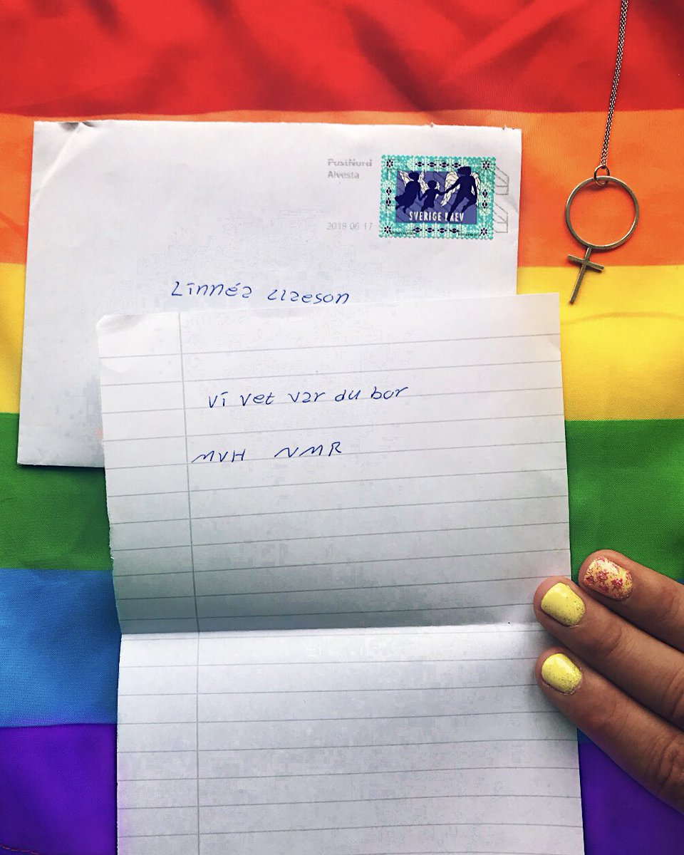 linnea_claeson's tweet image. I dagarna fick jag det här brevet undertecknat Nordiska motståndsrörelsen, NMR.
Brevet saknar avsändaradress så jag kunde tyvärr inte skicka tillbaka en inbjudan till midsommarfirande med garanterad fiskdamm, godisregn, regnbågsflaggor i rulltårtan, dans, pannkakstårta och kärlek