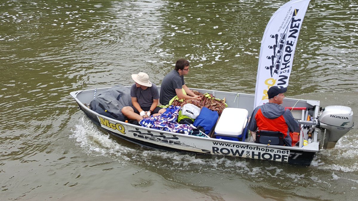 McQRowForHope's tweet photo. And out of the Lock, look who's rowing and look who's not https://t.co/CJACXOXZQ2 https://t.co/hA1Vc6zIdd