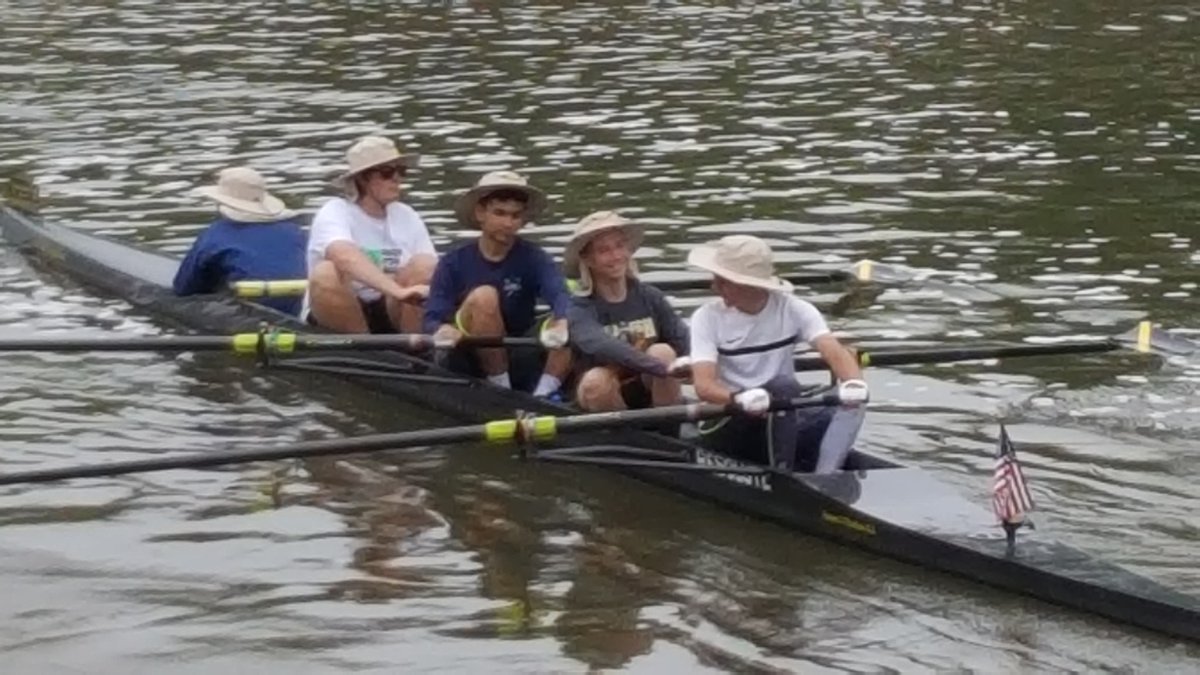 McQRowForHope's tweet photo. And out of the Lock, look who's rowing and look who's not https://t.co/CJACXOXZQ2 https://t.co/hA1Vc6zIdd