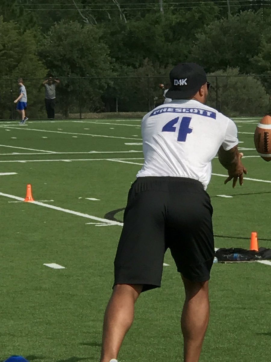 Kids having fun with Dak and learning!! Go Landon!!! <a href="/CitiPrivatePass/">Citi® Private Pass®</a>, <a href="/ProCamps/">ProCamps</a>,<a href="/dak/">Dak Prescott</a> and #CloserToPro