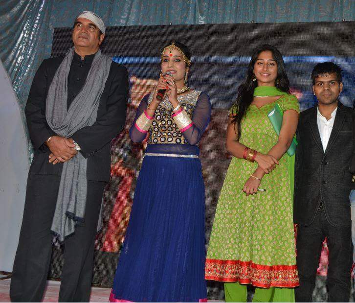 MohenaSinghWeb's tweet photo. #ThrowbackDiaries
To @SinghMohena Judging Grand Finale of NIDC, 2013 of कलावृक्ष School of Kathak in Mathura.
Her Dance at last of the event.
https://t.co/gcTZyAwqUI
#MohenaAddicted #Mohena #MohenaSingh #MohenaKumari #MohenaKumariSingh #Juding #Dance #Dancer #Event https://t.co/YUA4YcKq7i