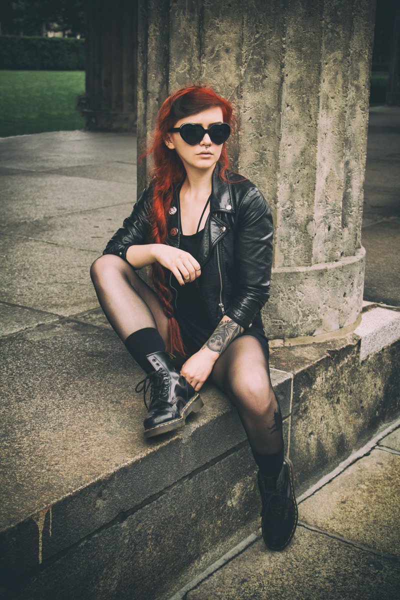 MingupinCore's tweet photo. Streetstyle mit Lou https://t.co/XmwF3lOS9G https://t.co/O1kXa5iXOI