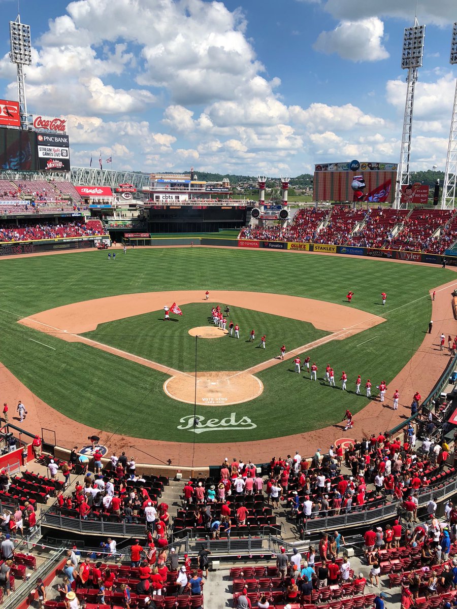 thinkpitch's tweet image. How SWEEP it is! @Reds sweep @Cubs in a 4 game series for the first time since 1983. How ‘bout that?