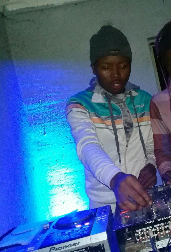 djcross_sa's tweet photo. DJ CROΠ
Π
SA
#PHUMULA
#SIBAYA LOUNGE
#I NVER DISAPPOINT
#GODS_PRODUCT
#HOUSE_FUSION_BOYZ
#WORTH A FOLLOW THAN I WILL FOLLO BACK https://t.co/L4naYpnyoX