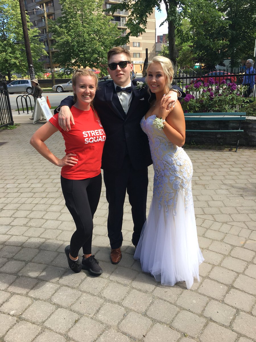 VirginRadioHali's tweet photo. #summerstreetsquad Today we went down to the public gardens to check out all the awesome dresses and suits for prom and fill out some ballots for a chance to win a family pass to @MagicMountainNB! check out our blog on it! https://t.co/TU5saWUBlh @My_Waterfront @PortlandStHonda https://t.co/6YCqXN5vir