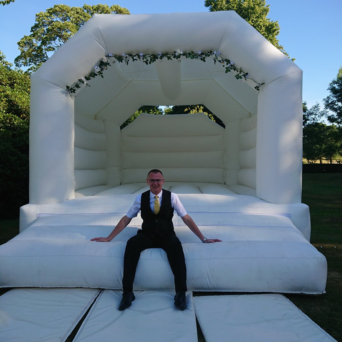 awb_toastmaster's tweet photo. Another amazing wedding day
#stathamlodge #summerwedding #Wedding https://t.co/fHYRJM8dpZ
