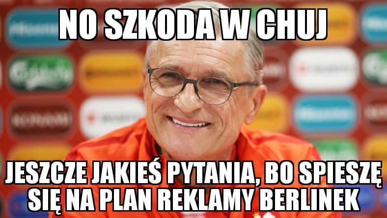 _psocha's tweet photo. Albo sie gra w piłke, albo sie gra w reklamach ❤️ https://t.co/RQvL4oIzmD
