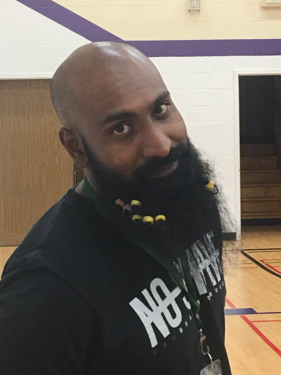 falcophysed's tweet image. Thanks @CourtlandPS staff and students for supporting CndMental Health by raising $500! Mr Brubacher and Rodriguez in return got a summer “trim”. #MentalHealthAwareness #leadership #community