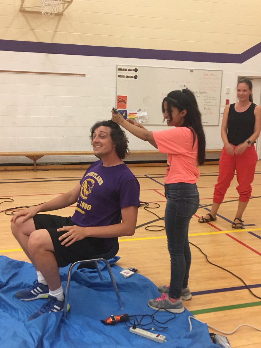 falcophysed's tweet image. Thanks @CourtlandPS staff and students for supporting CndMental Health by raising $500! Mr Brubacher and Rodriguez in return got a summer “trim”. #MentalHealthAwareness #leadership #community