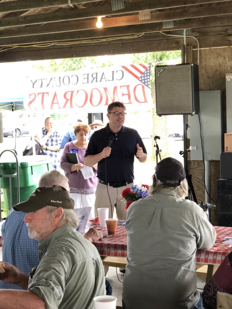 MichiganDems's tweet image. MDP Chair @BrandonDillon75 in Beaverton, MI right now addressing a huge turnout of fired up Democrats from across mid and northern-lower Michigan! #MIChairSummerTour #1Michigan #ONECampaign 🇺🇸#PureMichigan