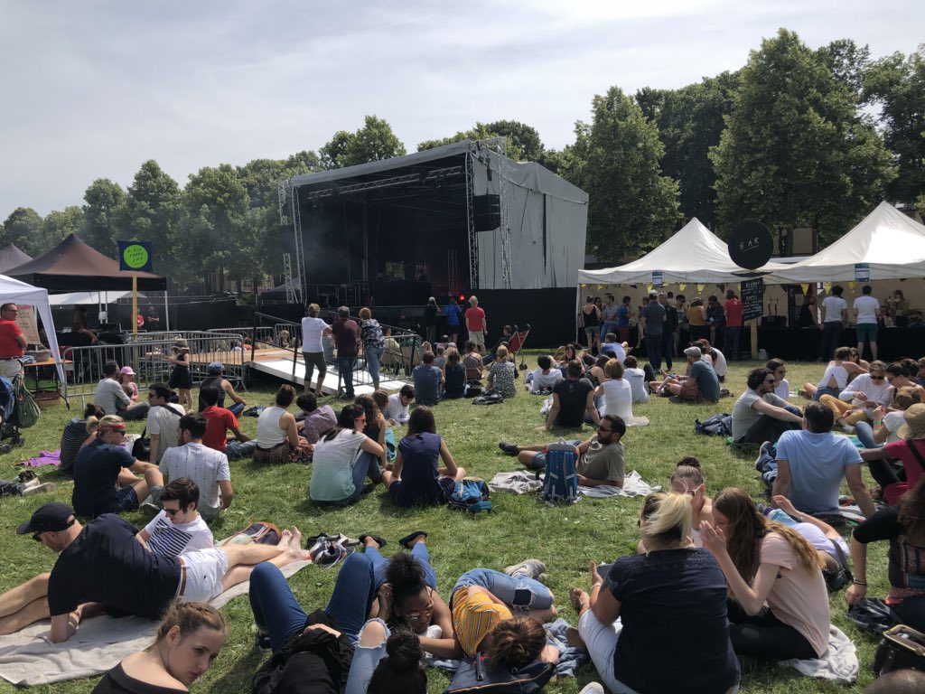 fabienhecquet's tweet photo. Ambiance musicale et jeux picards pour l’après-midi familiale du festival Minuit Avant La Nuit à #Amiens #MALN cc @MinuitavtlaNuit @lunedespirates https://t.co/TH5ztUSmNB