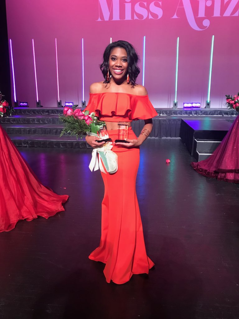 MissGlendaleOT's tweet photo. So honored to have placed as 1st runner up to @MAOTeenAZ last night! Check out my new post on Instagram 🧡 #GirlsDreamBelieveandAchieve #LIMITLESS #MissGlendaleOT #MissAZ2018 #LetsGoClo #TeamChloé 

https://t.co/LCzvl7lky5 https://t.co/A2rkGO096W
