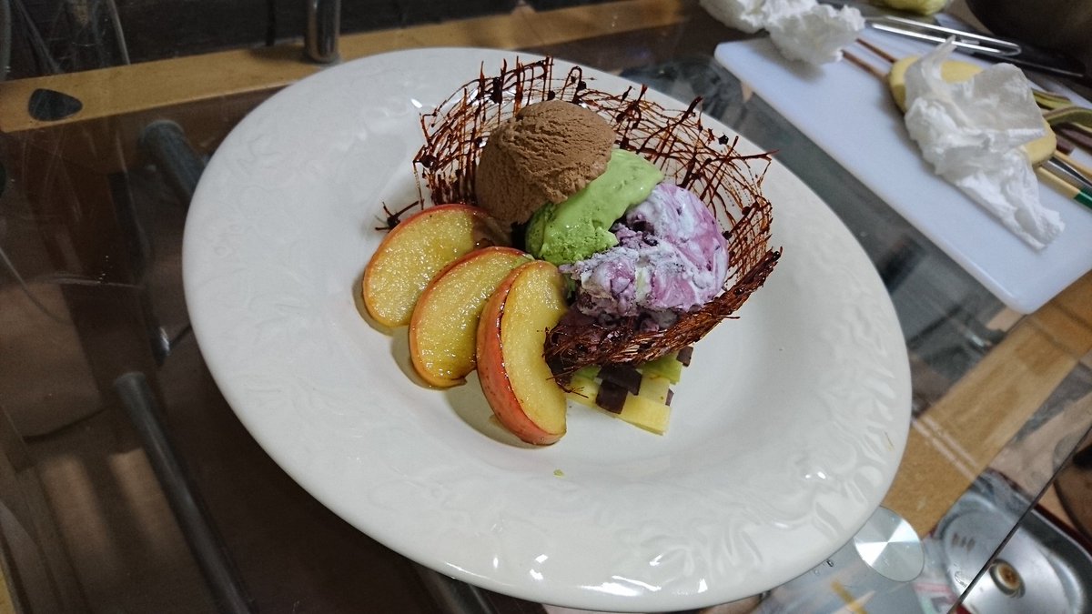 kunigami4seiyo's tweet photo. クレープのクロス～キャンディヴェッソウ三種のアイスのせ～
#料理 #料理好きさんと繋がりたい #料理男子 #料理好きと繋がりたい #料理好きな人と繋がりたい #料理動画 #リツイート希望 #キャス #キャス主さんと繋がりたい #Twitter家庭料理部 #お菓子作りが好きな人と繋がりたい #スイーツ #お菓子 https://t.co/LugDNDOw83