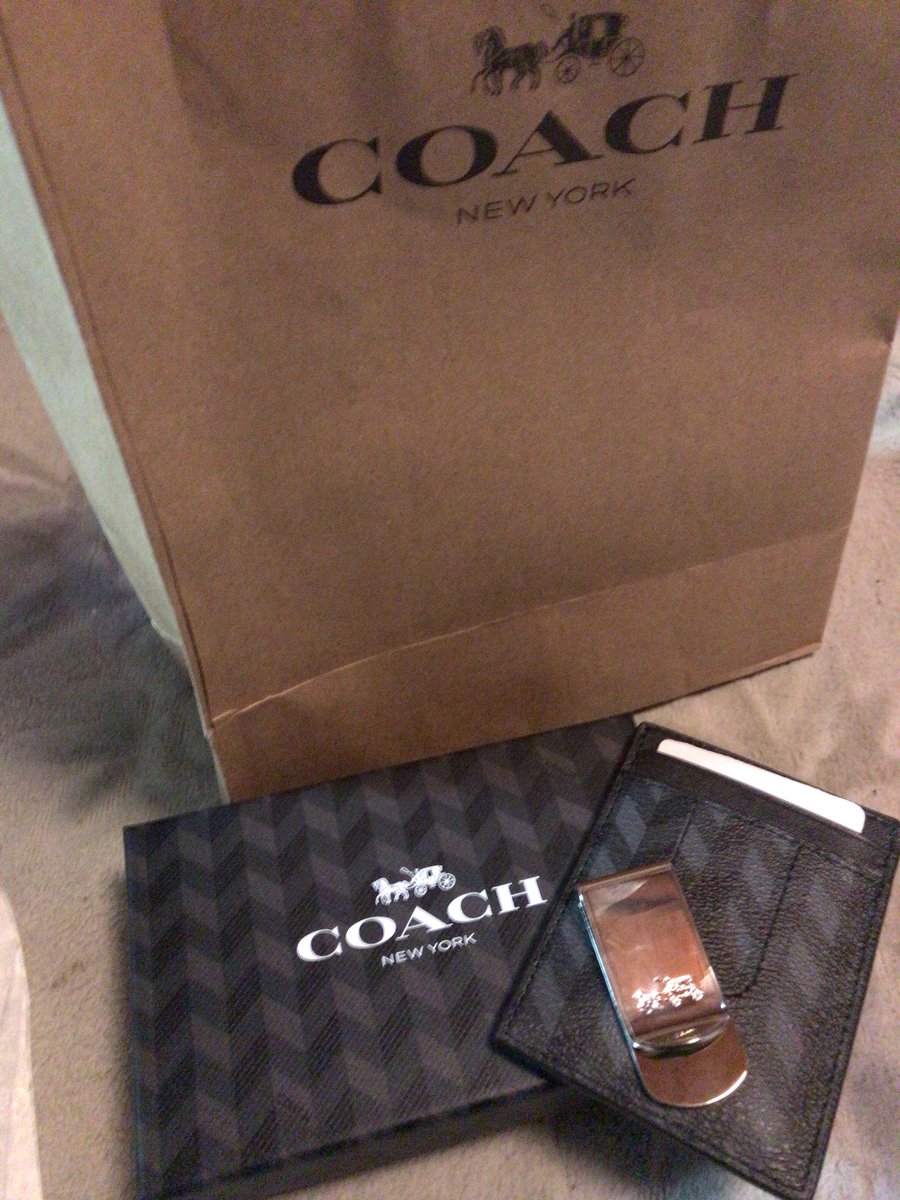 先程お世話になっている方から
誕生日プレゼントいただきました！

人からの貰い物はどんなものでも嬉しいですね
大切にしていきます！