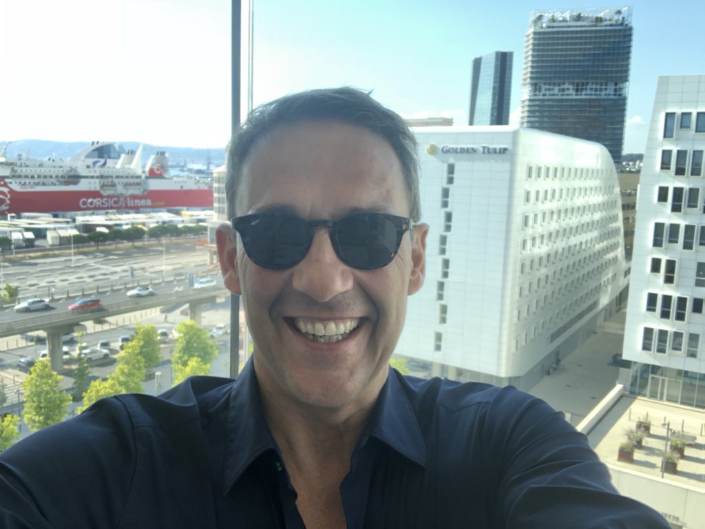 courbet_julien's tweet photo. Vue sur le port , grosse chaleur  
H- 3 , Palais Longchamps à Marseille spectacle gratuit pour les estivales en plein air . Bises à tous https://t.co/Ei1LGwP7FN
