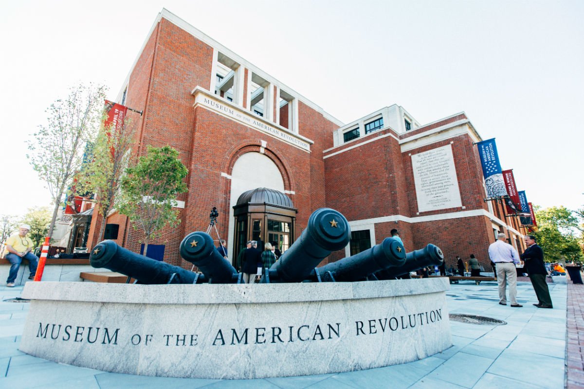 Kick of <a href="/July4thPhilly/">Wawa Welcome America</a> in #HistoricPhilly this Saturday <a href="/AmRevMuseum/">Museum of the American Revolution</a>! Celebrate with music, family activities, and costumed historical interpreters, or try on some Revolutionary-style clothing.