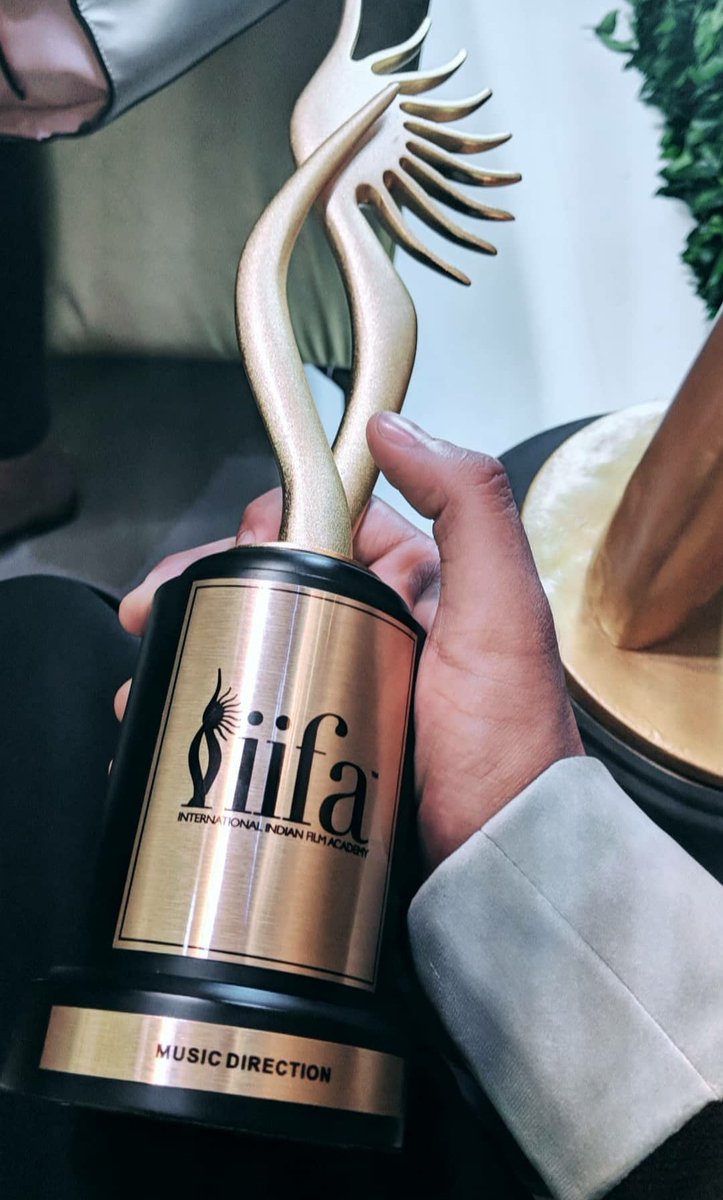 .@AmaalMallik you're the best! No doubt 🤗
Congratulations champ ♥️
You're born to do wonders. 

Our love and support is with you ! ☺️
#BadriForIIFA 
#IIFA2018 
#AashiqSurrenderHua 
#RokeNaRukeNaina