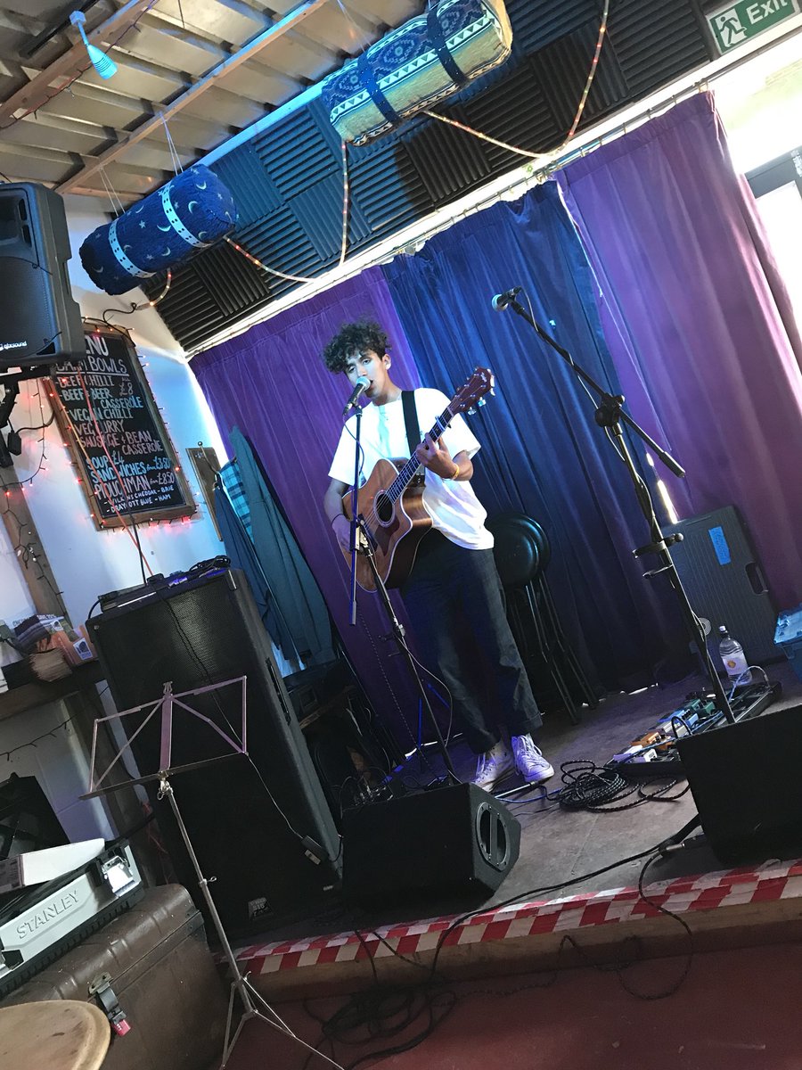 OskaZaky's tweet photo. Gig #2 #ciderbarn nr #Chedder https://t.co/5yGsQsJjiC