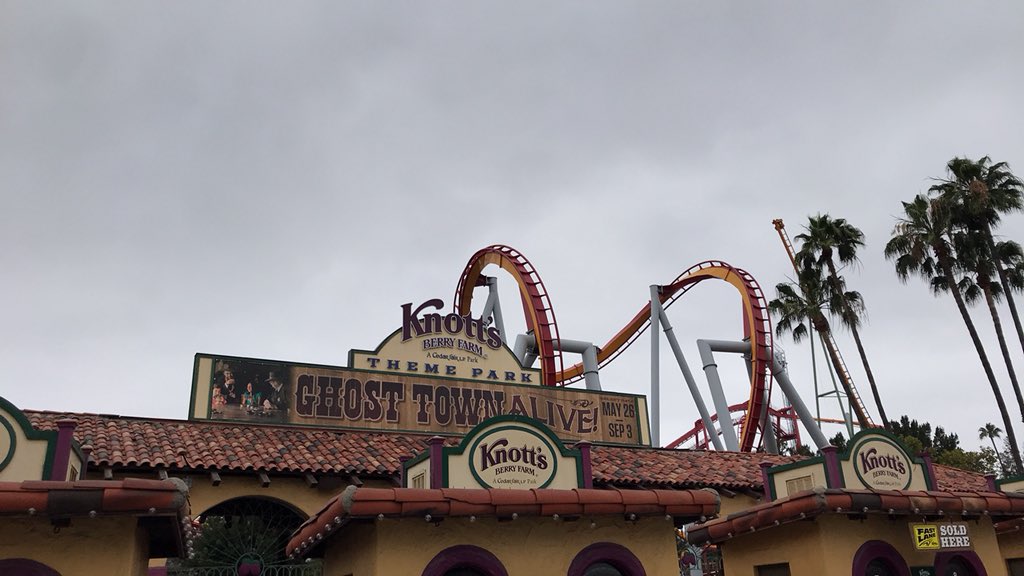 BrianCWarner's tweet photo. Love @knotts here with the family today! https://t.co/9SYIO16HYX