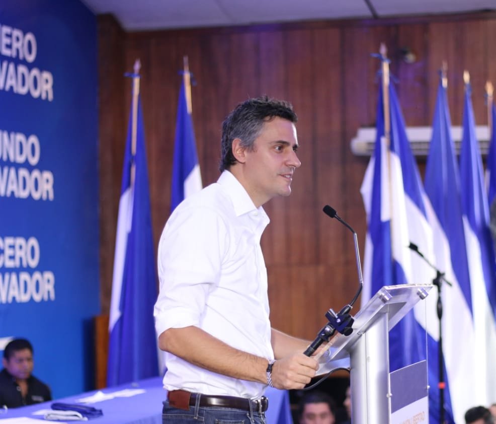 jccalleja's tweet photo. Las próximas elecciones no van a determinar quién va a gobernar los próximos 5 años, sino como van a vivir nuestras futuras generaciones. #Carlos2019 https://t.co/DYI7CzpFqG