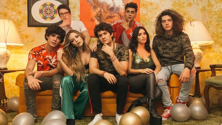 CD9clubSpain's tweet photo. CHIC@S YA NO QUEDA NADA PARA EL MILLÓN DE VIEWS, SIGAN REPRODUCIENDO PROHIBIDO REMIX 🤘🏻🔥🚫

https://t.co/wsYQ1AhJvj

#BryanMouqueTrendy #CD9 #Coders #KCAMexico https://t.co/JytQU8OJo1