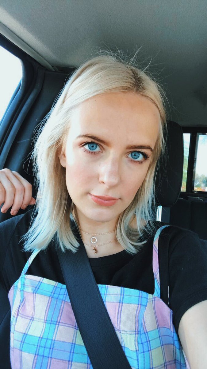 baylie_johnston's tweet photo. 🍭🍦🍬 https://t.co/q7jOvIPaGk