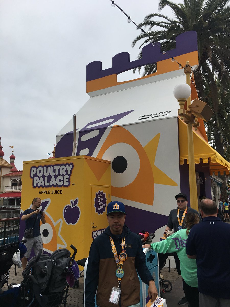 kolbyratigan's tweet image. “Big cities are chaotic. And chaos for humans - who have experience from their ancestors - is the last step before conflict. So, in the park, every kind of visual contradiction has been eliminated.”- John Hench