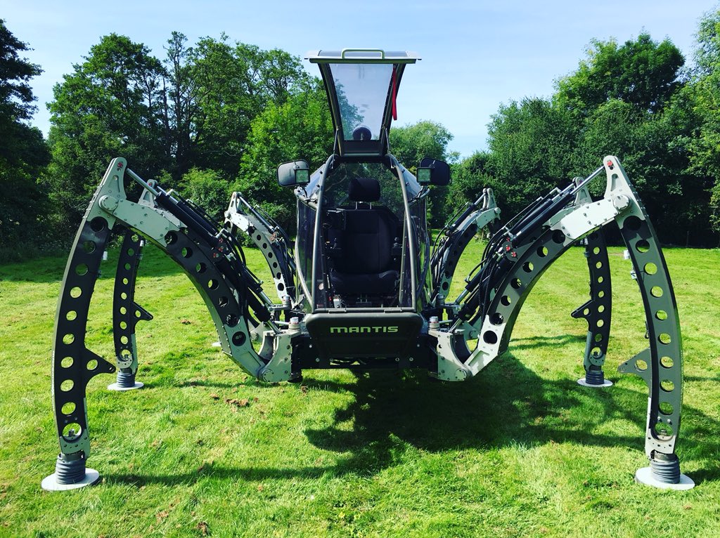 mantisrobot's tweet photo. Hot day to be messing with the #mantisrobot !! ☀️😓I need a beer 🍺😬 https://t.co/itzN9f5r0W