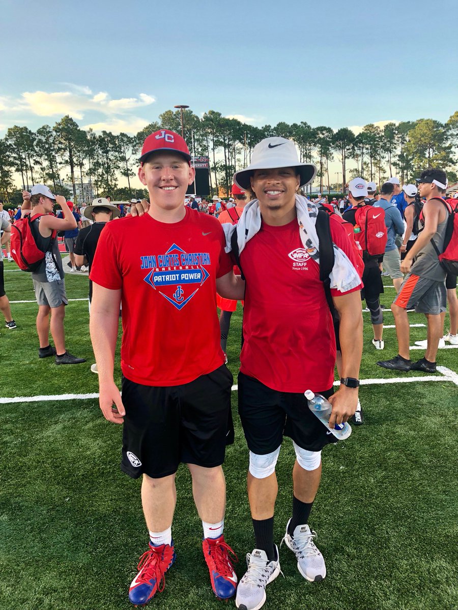 realWillBWelch's tweet photo. Second year at the @mpa_info and it did not disappoint. I got tons of solid work and connected with other High School QBs. Loved having @Willie_Snead4G as my team leader. I want to thank my Dad and Mom for providing me with this opportunity. #mpa18 #qb #2021 https://t.co/70VzFuYRvD
