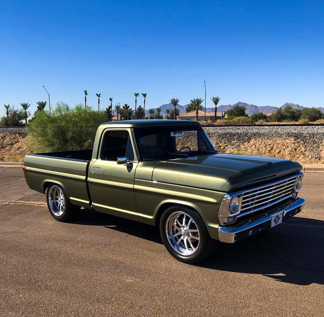 WienerSpeed's tweet photo. Awesome looking bumpside. We love the color. @matthewgirard1 shared this beauty. 

#bumpside #f100 #truckshow #fordtrucks #fordracing #f100nation #f100custom #f150 https://t.co/sHmpALT6a9